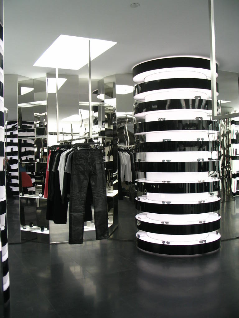 男装上海专卖店（施工图及实景）